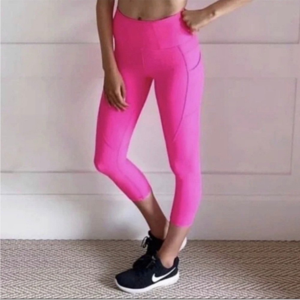 Zyia‎ Active Party Pink Pocket Light And Tight High Rise Capri Medium Leghings